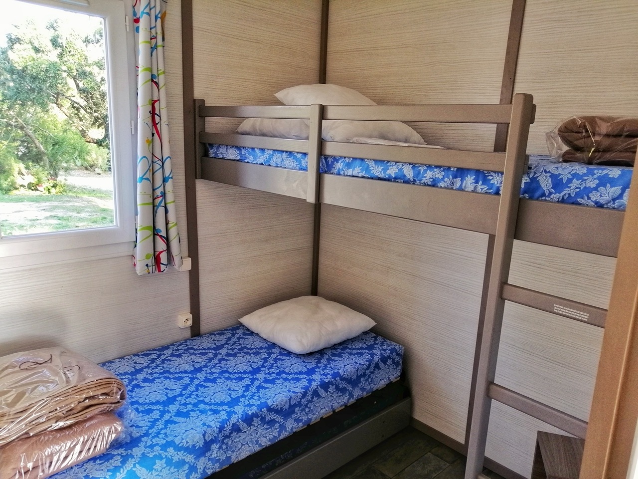 Chambre lits simples bungalow Reve 5 Pers. PMR