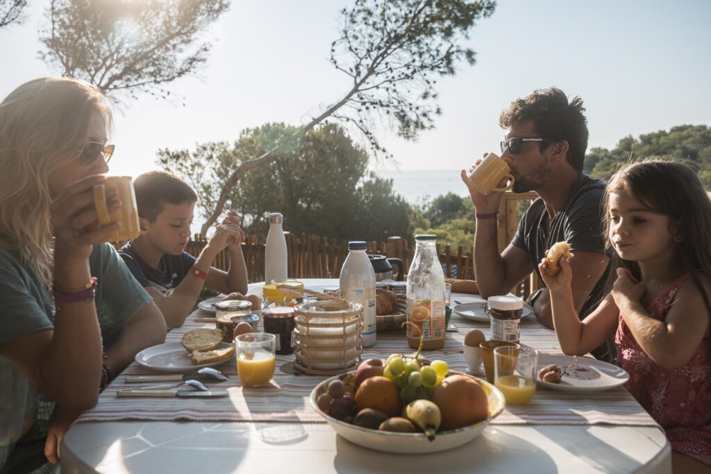 Petit déjeuner en famille