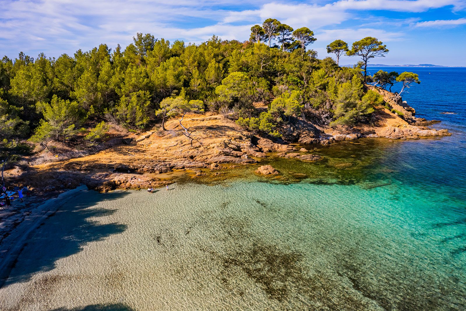 Plage de l’Estagnol i Sydfrankrig (Provence): klart vand og afslappet middelhavsstemning