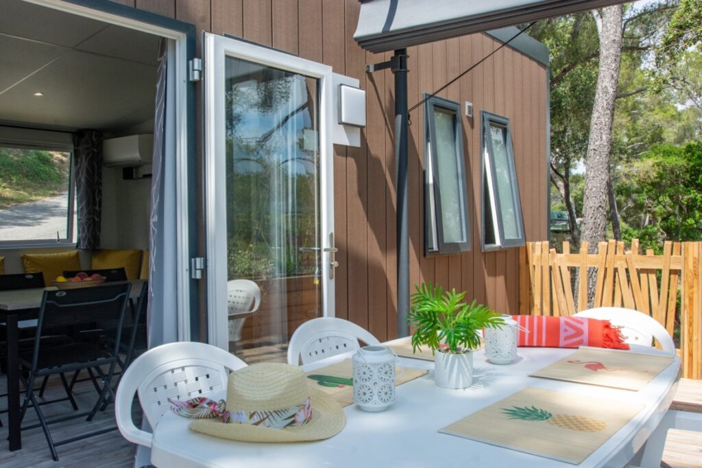 Terrasse du mobile home Bikini