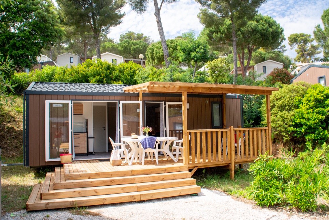 Mobil home 5 personnes sur la Côte d'Azur Camp du Domaine
