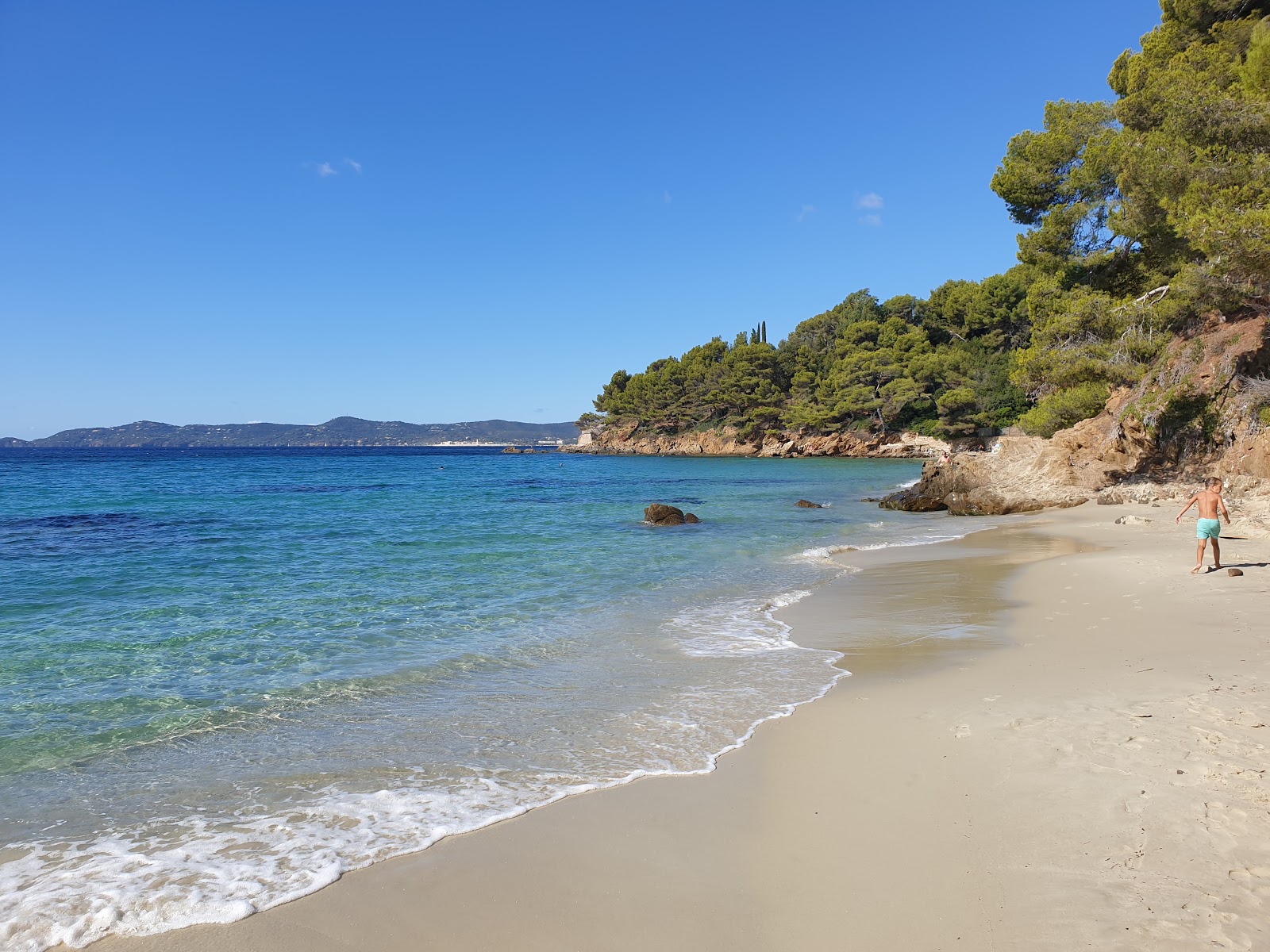 Pramousquier-stranden: klart vand og pinjer på Côte d’Azur (Var)