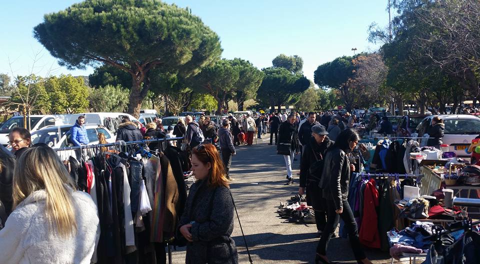 Svuota-soffitte al parcheggio Centr’Azur a Hyères