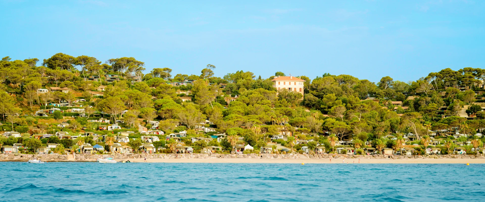 Camping Camp du Domaine en bord de mer à Bormes-les-Mimosas