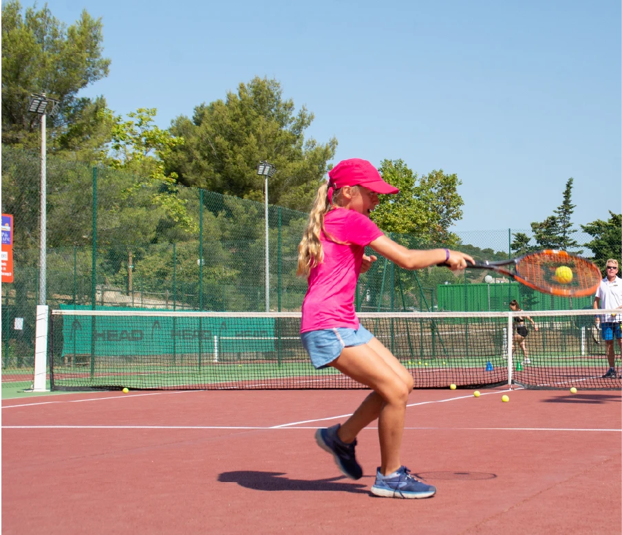 Famille active dans un camping en bord de mer à Bormes-les-Mimosas